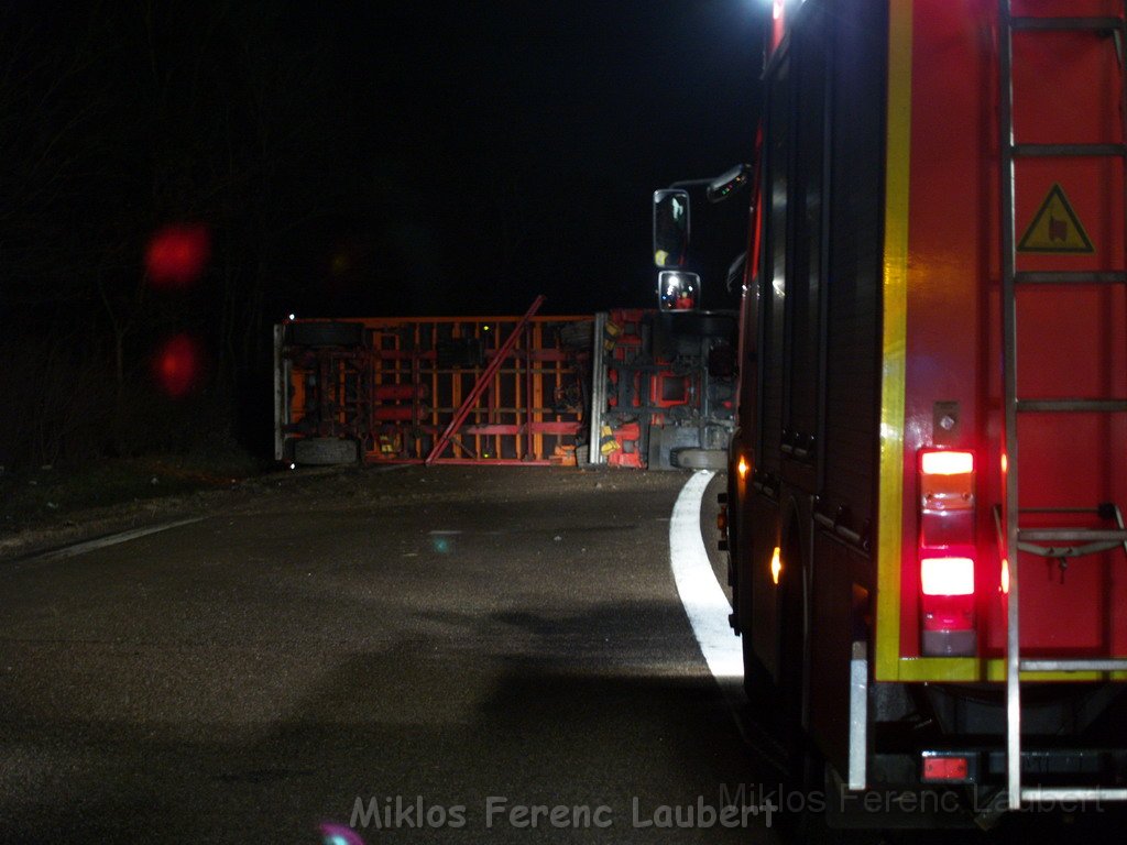 LKW umgestuerzt A 4 Rich Aachen AS Koeln Merheim P017.JPG